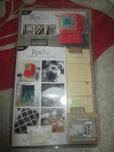 Nuevo en Paquete Bucilla RYA TIE Alfombra/Colgante de Pared/Almohada/Otomana KIT de Herramientas Artesanales - Imagen 1 de 2