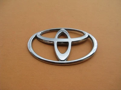 98 99 00 01 02 03 TOYOTA SIENNA TAPA TRASERA CROMO EMBLEMA LOGOTIPO INSIGNIA SIGNO A46260 Foto 1 de 3