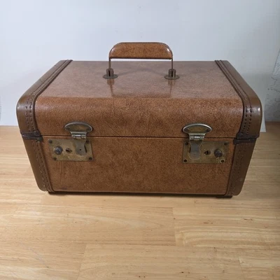 Vintage Train Case Vanity Case 1960's 1970's Mirror Travel Bag - Image 1 of 4