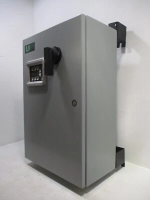 Unidad inversora cerrada TB Wood's UTV4010-0A de 10 HP 460 V 11,4 kVA 14,3 amperios 10 HP Foto 1 de 4