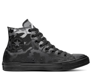 black camo converse