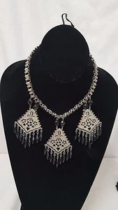 Vintage Silver Tone and Black Beautiful Costume Jewelry Necklace  - Picture 1 of 6