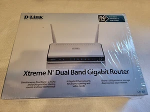 D-Link Xtreme N DIR-825 300 Mbps 4-Port Gigabit Wireless N Router (DIR-825) - Picture 1 of 14
