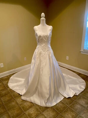 Wedding Dress Size 12 By Moonlight Bridal, New - Image 1 of 4