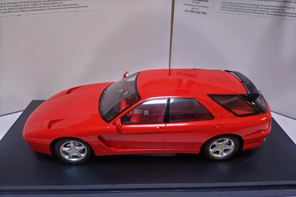 Matrix 1/18 Ferrari 465 Pininfarina Venice Shooting Brake 1993 Red Model Car - Image 1 of 4