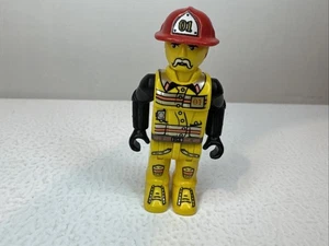 Lego Jack Stone Minifigur, Feuerwehrmann mit Hut - Bild 1 von 4