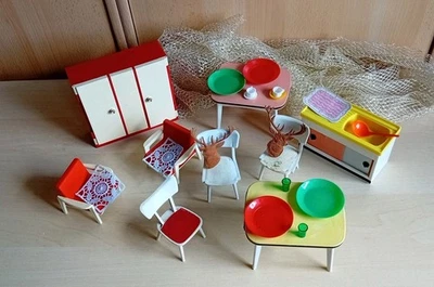 Puppenstuben Möbel Kunststoff Küche Schrank Konvolut DDR Spielzeug Puppenhaus - Bild 1 von 4