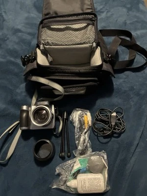 Kodak EasyShare Z740 5.0MP Digital Camera - Silver - FOR REPAIR OR PARTS ONLY - Image 1 of 4