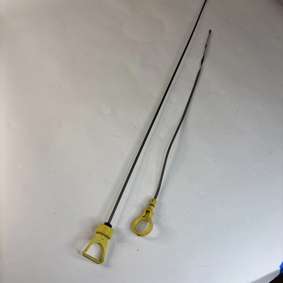 Индикатор уровня масла и коробки передач для двигателя Ford Focus 2,0 л 08–11 годов выпуска  - Изображение 1 из 4