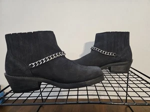 HARLEY DAVIDSON SIZE  11  WOMEN'S KORSEN CHAIN BLK Suede ANKLE BOOTS. Excellent  - Picture 1 of 15