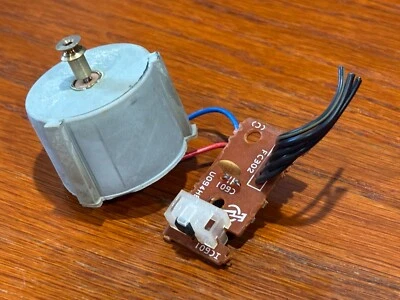 Piezas de tocadiscos Technics SL-L20 - Motor de transporte de brazo de tono Foto 1 de 2