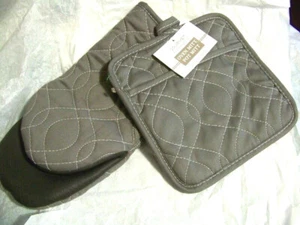 Gourmet Classics Oven Mitt & Pot Holder Mitt 2 Piece Set, Gray - Picture 1 of 4