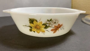 JAJ Pyrex Latte Vetro Autunno Gloria Media Casseruola Piatto 7 1/2" Margherita (a) - Foto 1 di 4