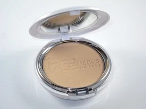 IT Cosmetics Celebration Foundation Illumination "medium" w/ Airbrush Brush NIB! - Picture 1 of 2