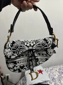 DIOR Saddle Bag Black & White embroidered SADDLE BAG Brand New With Tags - Picture 1 of 12