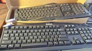Dell Keyboard model sk-8110 ps/2 & model rt7d20 - Picture 1 of 1