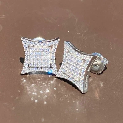 Pendiente de moissanita de forma cuadrada de 0,32 quilates enchapado en oro blanco de 14 quilates para hombre Foto 1 de 4