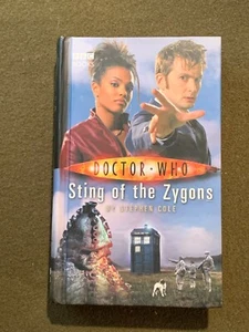 Dr. Doctor Who Sting of the Zygons Hardback Book by Stephen Cole BBC 2007 - Imagen 1 de 3