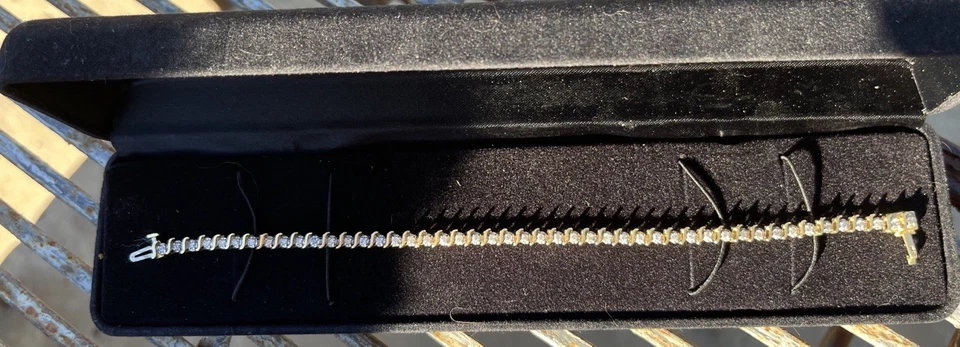 Soporte de tenis 14k 47 diamantes pequeños reales Foto 1 de 4