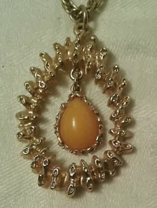 Sarah Coventry Gold Tone Necklace w/Teardrop Gold & Yellow Stone Pendant - Picture 1 of 7