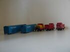 lot of 5 bachman ho scale freight cars and caboose.