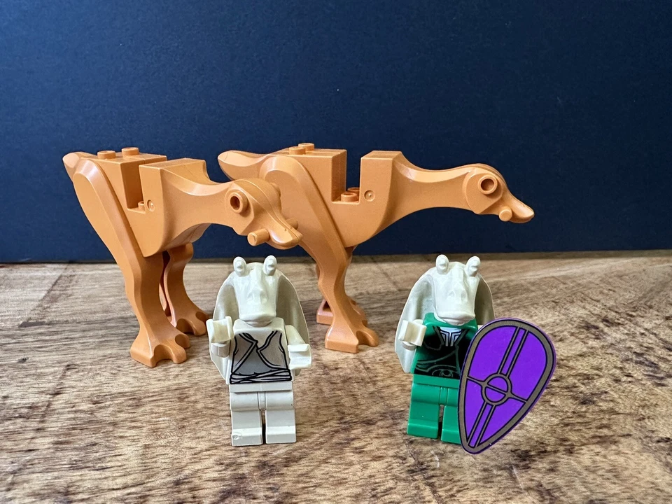 Lego Set 7115 Star Wars Gungan Patrol: Soldier Jar Jar Binks Kaadu Beasts Shield - Image 1 of 4