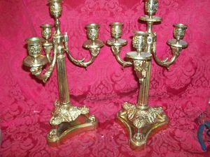 Coppia di candelabri vintage XIX secolo stile Luigi XV francese. Zampe di leone, teste - Foto 1 di 8