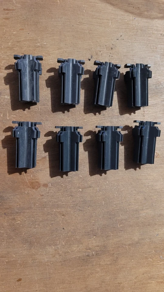 Ensemble de 8 puits de fixations pour supports Mosaïc 45 Legrand ou autre... - Photo 1/2