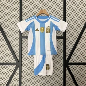 Kit De Niño Argentina Local 24/25 Personalizable (Tallas desde 16 hasta 28) - Imagen 1 de 7