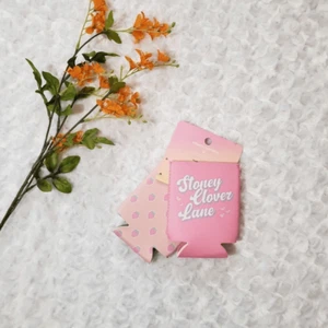 Stoney Clover Lane X Target Fresa Coozie Bebida Manga Verano Exterior Playa - Imagen 1 de 2