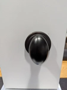 NEW KWIKSET LAUREL PASSAGE KNOB (HALL & CLOSET)  VENETIAN BRONZE - Picture 1 of 4