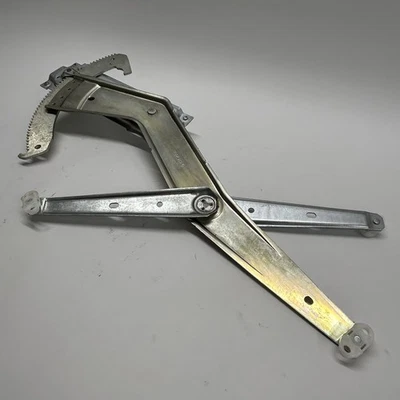 Vauxhall Astra F MK3 Front Left Manual Window Regulator Genuine Opel 90360535 - Image 1 of 4