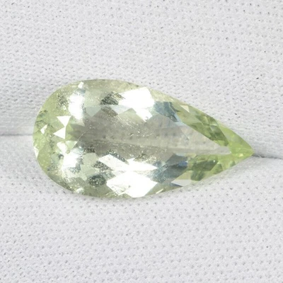 5.12 ct TOP LUSTROUS LIGHT GREEN - NATURAL BERYL - AQUAMARINE - See Vdo DL - Image 1 of 2