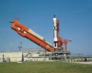 New 8x10 NASA Photo: Rocket of Gemini V (5) Space Vehicle on Launch Pad, 1965 - Picture 1 of 1