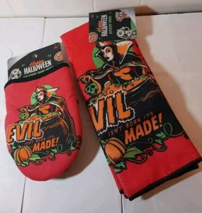 Disney Halloween Evil Queen Lot 2 pc Kitchen Towel Set and 1 Mini Mitt - Picture 1 of 8