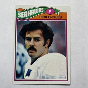 Tarjeta de radiocontrol de fútbol americano 1977 Topps Rick Engles Seattle Seahawks #112 - Imagen 1 de 2