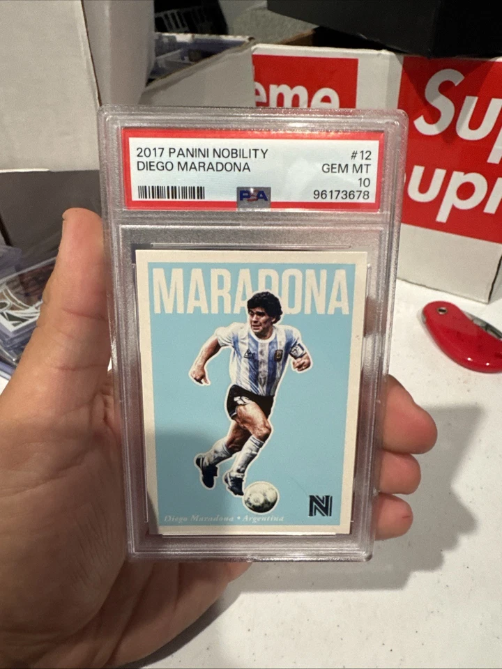 PSA 10 Diego Maradona 2017 Panini Nobility #12 GEM ESTADO PERFEITO Lenda Rara do Futebol - Imagem 1 de 2