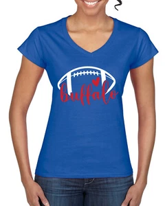 Fan Of Buffalo Fútbol Rojo Corazón Escritura Escritura Mujeres Camiseta Estándar Cuello VNeeck - Imagen 1 de 2