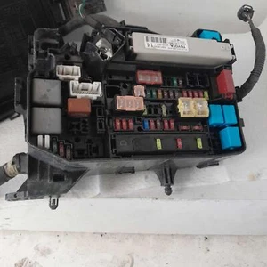 2010-2019 TOYOTA PRIUS UNDER HOOD JUNCTION FUSE BOX OEM 10-19 8274152100 - Picture 1 of 5