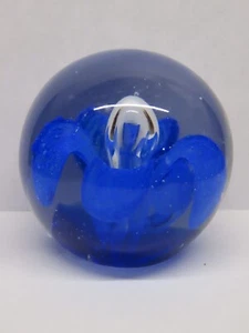 Glas mundgeblasen Briefbeschwerer königsblau Blume 2,5" rund - Bild 1 von 5