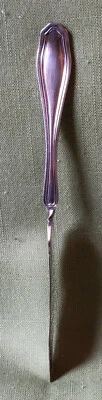 Silverplate Twisted Handle Butter Knife ~Clinton~ Wm Rogers & Son 1919 ~ No Mono - Image 1 of 4