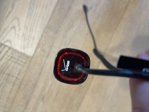 NEW Verizon APL21VPC-F2 Apple Car Charger with 30-Pin Connection, Black/Red - Picture 1 of 6