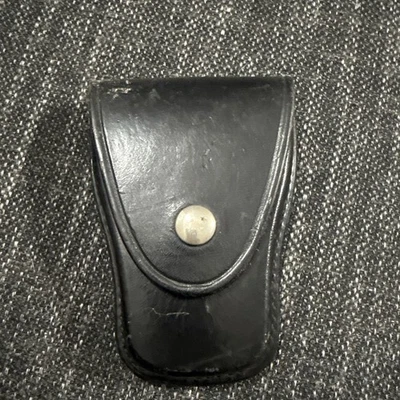 Earl Ginn Co. F.M. Estojo de couro para algemas Pitt Co. - Imagem 1 de 4