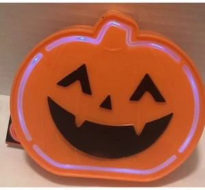 Saisonale beleuchtete Halloween geschnitzte Kürbis Dekor mit schwarz. Batterien nicht dabei - Bild 1 von 1