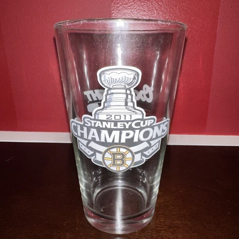 RARE BOSTON BRUINS 2011 NHL STANLEY CUP CHAMPIONS 16oz Coors Light PINT GLASS Cover
