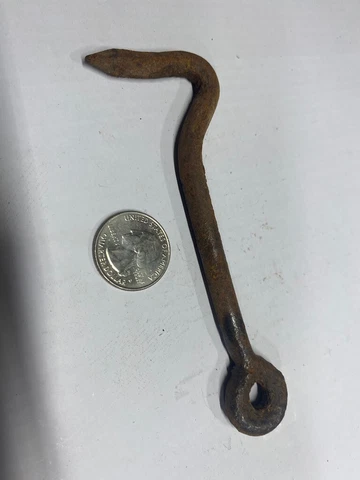 Hand wrought Vintage Rusty  Crusty 5" Latch Gate Door Farm Barn, Box, Shed Cover