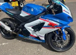 2007 - SUZUKI GSXR 1000 - 1 OWNER FROM NEW - ONLY - 16K MILES - STUNING BIKE - Picture 1 of 8