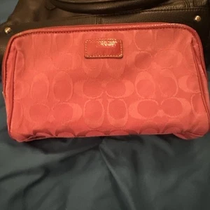 Vintage Y2K Coach Hot Pink Zipped Travel Makeup Bag - Picture 1 of 14