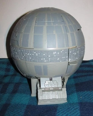 Vintage Star Wars Micro Machines Death Star Double Takes Playset com 8 figos Raro - Imagem 1 de 4