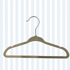 Verschiedene Säuglings- und Kleinkindkleiderbügel - #72. - Bild 1 von 4